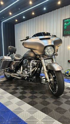HARLEY-DAVIDSON STREET GLIDE SPECIAL 